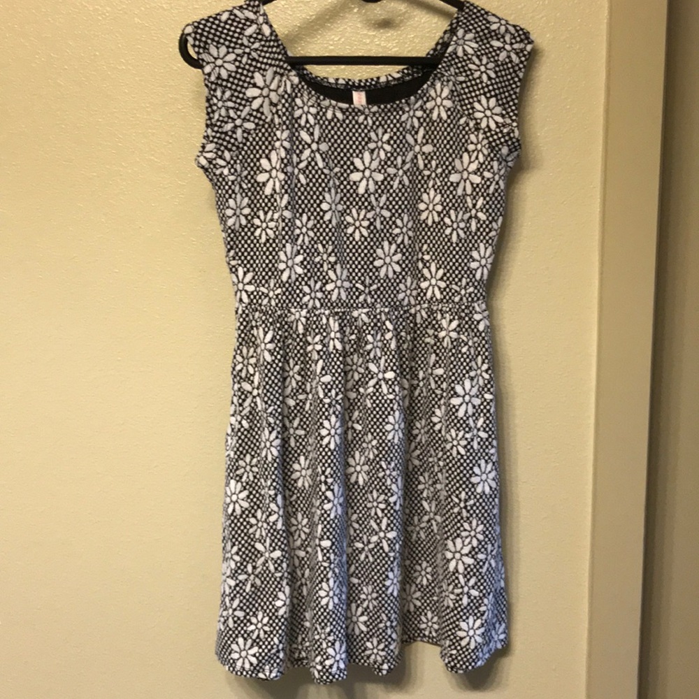 Black and white sun dress
